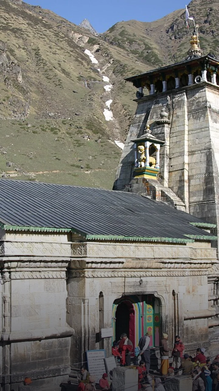 भारत के 7 सबसे रहस्यमयी मंदिर: विज्ञान भी हैरान!